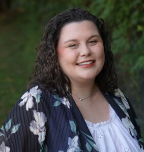 Colleen O'Neil's headshot.